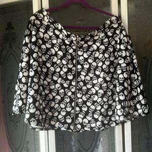 Hot topic skull